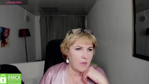 Snapshot of mature_blonde7 chatting on December 2024 08:21:02 PM Lana online show from December 2024 08:21:02 PM