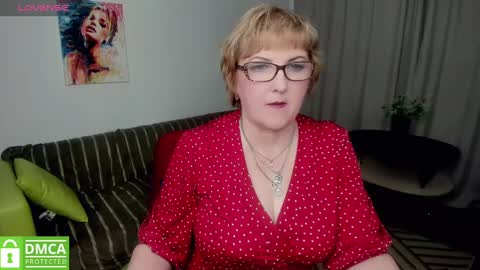 Snapshot of mature_blonde7 chatting on January 2025 01:43:01 PM Lana online show from January 2025 01:43:01 PM