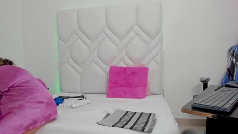 Snapshot of mature_hard_ chatting on January 2025 02:43:02 AM ISABEL online show from January 2025 02:43:02 AM
