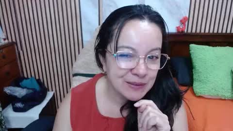 Snapshot of mature_wolf chatting on October 2025 12:33:02 AM Sonia online show from October 2025 12:33:02 AM
