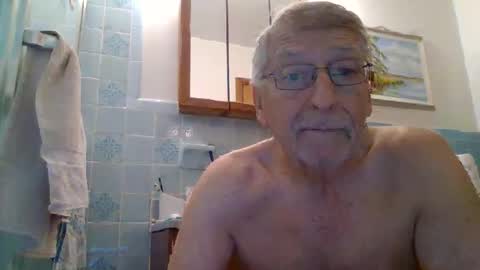 Snapshot of maturecouple1954 chatting on December 2024 07:00:02 PM SXECPL55 at G mail Dot Com online show from December 2024 07:00:02 PM