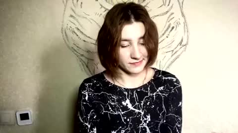 Mari online show from November 2025 07:40:01 AM