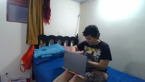 mauroluxandra online show from June 2026 05:35:01 PM