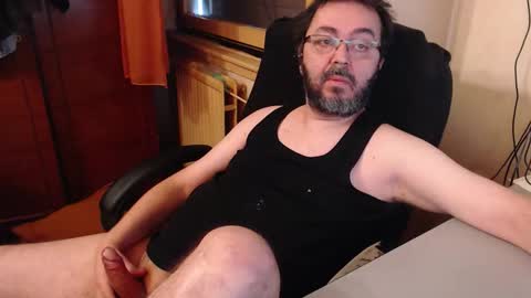 Max online show from October 2025 05:39:01 AM