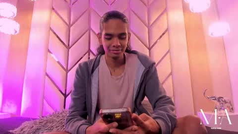 MAX online show from January 2026 03:34:01 AM