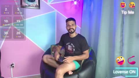 Max  Ashley online show from November 2025 01:04:01 PM