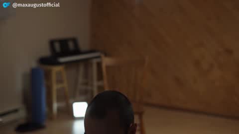 Snapshot of max_august chatting on January 2025 04:02:02 PM Max onlyfansmaxaugustofficial online show from January 2025 04:02:02 PM