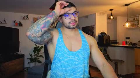 Max online show from November 2025 03:23:02 AM