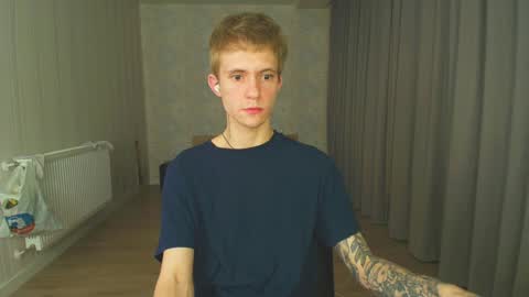 Max Gen with tats 24years  And Ethan without tats 20 years online show from December 2024 03:30:01 PM