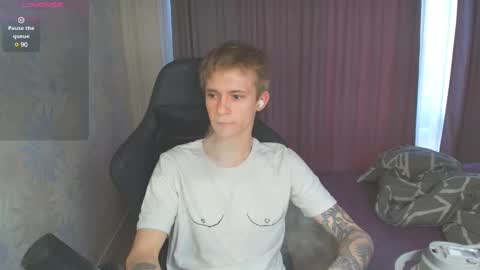 Max Gen with tats 24years  And Ethan without tats 20 years online show from January 2025 01:42:02 PM