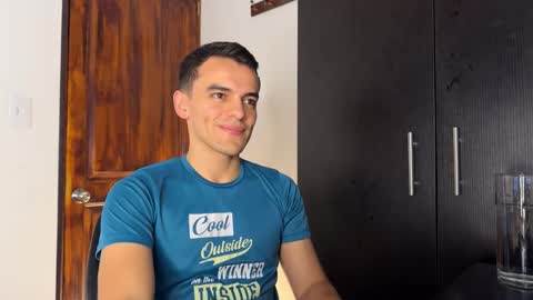 Snapshot of max_lancaster chatting on December 2024 11:35:02 PM Max Lancaster online show from December 2024 11:35:02 PM