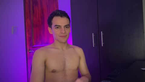 Snapshot of max_lancaster chatting on January 2025 02:40:01 AM Max Lancaster online show from January 2025 02:40:01 AM