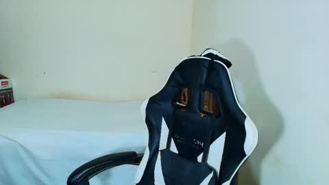 max_love25 online show from November 2025 06:57:02 PM