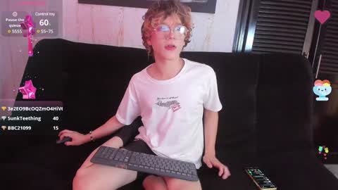 Snapshot of max_lover1 chatting on February 2025 04:52:01 PM Max lover1 online show from February 2025 04:52:01 PM
