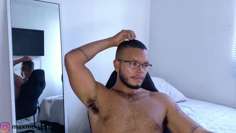 max_meyer online show from October 2025 09:54:02 PM