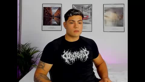 Snapshot of max_miuller chatting on October 2025 12:54:01 AM MAX MIULLER online show from October 2025 12:54:01 AM