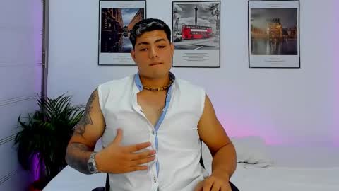 Snapshot of max_miuller chatting on October 2025 01:50:02 AM MAX MIULLER online show from October 2025 01:50:02 AM
