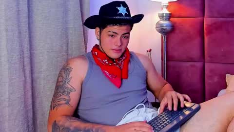 Snapshot of max_miuller chatting on October 2025 02:33:01 AM MAX MIULLER online show from October 2025 02:33:01 AM