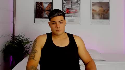 Snapshot of max_miuller chatting on October 2025 02:45:01 AM MAX MIULLER online show from October 2025 02:45:01 AM