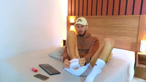 Max Taylor online show from February 2026 06:25:01 PM