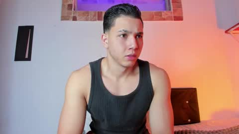 max online show from October 2025 02:54:01 AM