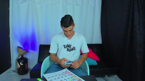 MAX     online show from March 2025 06:05:01 AM