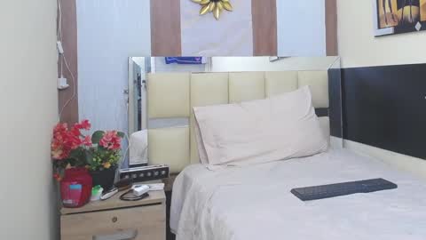 max online show from October 2025 04:35:01 AM