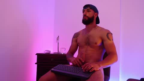 max_xl_ online show from January 2025 06:37:02 PM