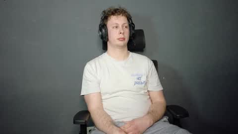 maxboner94 online show from February 2026 05:01:01 PM