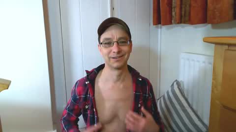 Max Davies online show from February 2025 11:42:01 AM