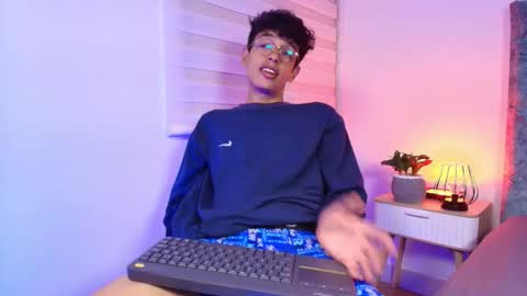 M A X F R O S T   online show from January 2026 07:37:02 PM