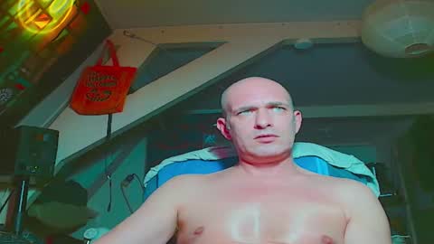 maxhardcore77 online show from November 2025 12:32:01 AM