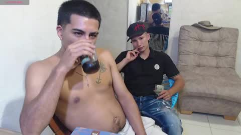 Snapshot of maxi_dick33 chatting on May 2026 10:17:01 PM maxi dick online show from May 2026 10:17:01 PM