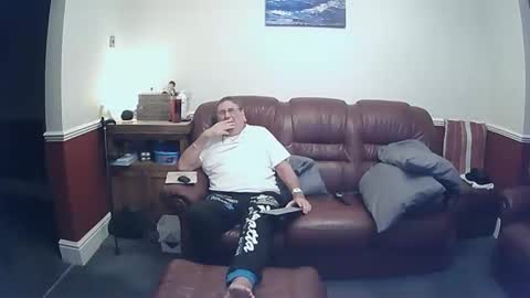 MAX online show from October 2025 10:10:01 PM