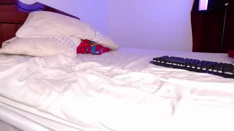 Snapshot of maxi_open chatting on December 2024 08:58:02 PM Maxi Model Independent online show from December 2024 08:58:02 PM