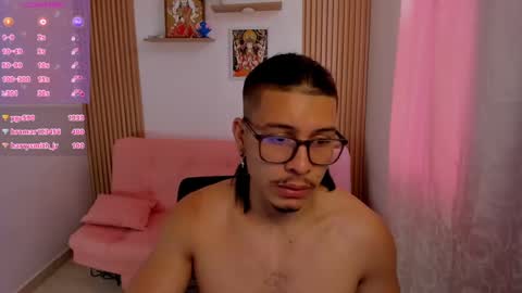 Mikael online show from February 2025 01:22:01 PM