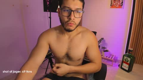 Mikael online show from October 2025 10:05:02 AM