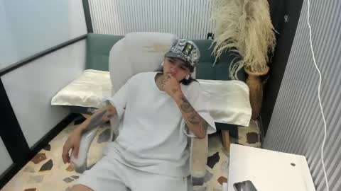 Snapshot of maxigarcia_ chatting on May 2026 10:05:01 PM Maxi online show from May 2026 10:05:01 PM
