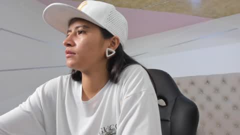 Snapshot of maxigarcia_ chatting on May 2026 10:29:01 PM Maxi online show from May 2026 10:29:01 PM