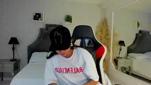 Snapshot of maxigarcia_ chatting on June 2026 11:40:01 PM Maxi online show from June 2026 11:40:01 PM