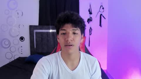 Maximiliano online show from November 2025 07:46:02 PM