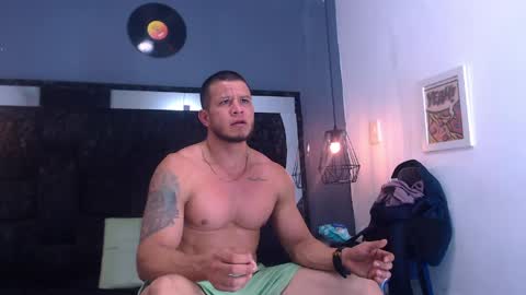 Snapshot of maximiliano_stronge chatting on May 2026 05:32:01 PM Maximiliano online show from May 2026 05:32:01 PM