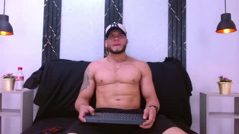 Snapshot of maximiliano_stronge chatting on June 2026 07:36:01 PM Maximiliano online show from June 2026 07:36:01 PM