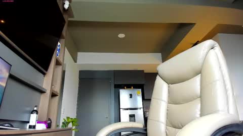 maximo_and_marcelo online show from November 2025 11:09:02 AM