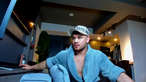 maximo_and_marcelo online show from April 2026 11:02:01 AM