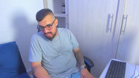 Snapshot of maximo_garcia75 chatting on December 2025 05:19:02 PM maximo_garcia75 online show from December 2025 05:19:02 PM