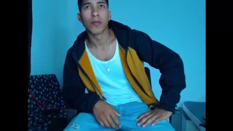Snapshot of maximo_vega_new chatting on December 2024 01:38:02 PM Maximo Aron Vega online show from December 2024 01:38:02 PM