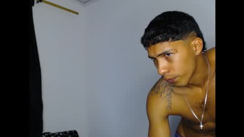 Snapshot of maximo_vega_new chatting on December 2024 10:30:01 PM Maximo Aron Vega online show from December 2024 10:30:01 PM