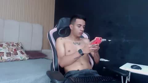 Snapshot of maximogray chatting on January 2026 06:57:02 PM MaximoGray online show from January 2026 06:57:02 PM