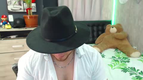 Snapshot of maximussantorini chatting on January 2025 02:24:02 PM maximus online show from January 2025 02:24:02 PM